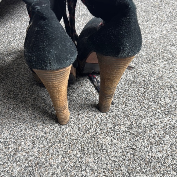 Platform lace up booties. - Picture 4 of 5